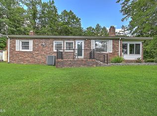 359 Maple Gap Rd, Swords Creek, VA 24649