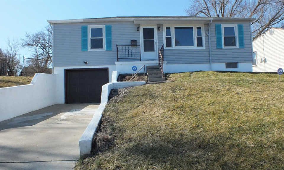 1st image of 1851 Campbell Dr