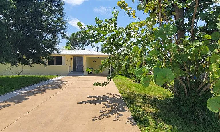 3615 Dawson Ln — Photo 1