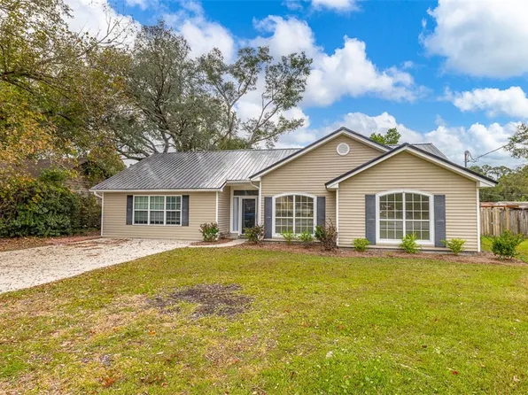 210 Glen Meadows Cir, Brunswick, GA 31523