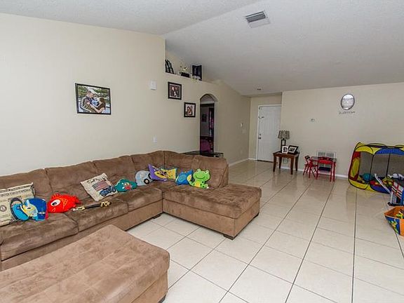 4th image of 6821 Kingston Dr