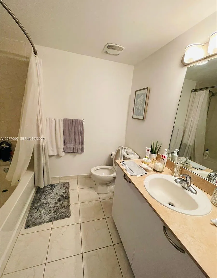 Midtown Lofts Condo — Photo 4