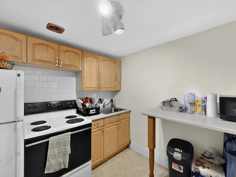1071 Beacon St — Photo 2