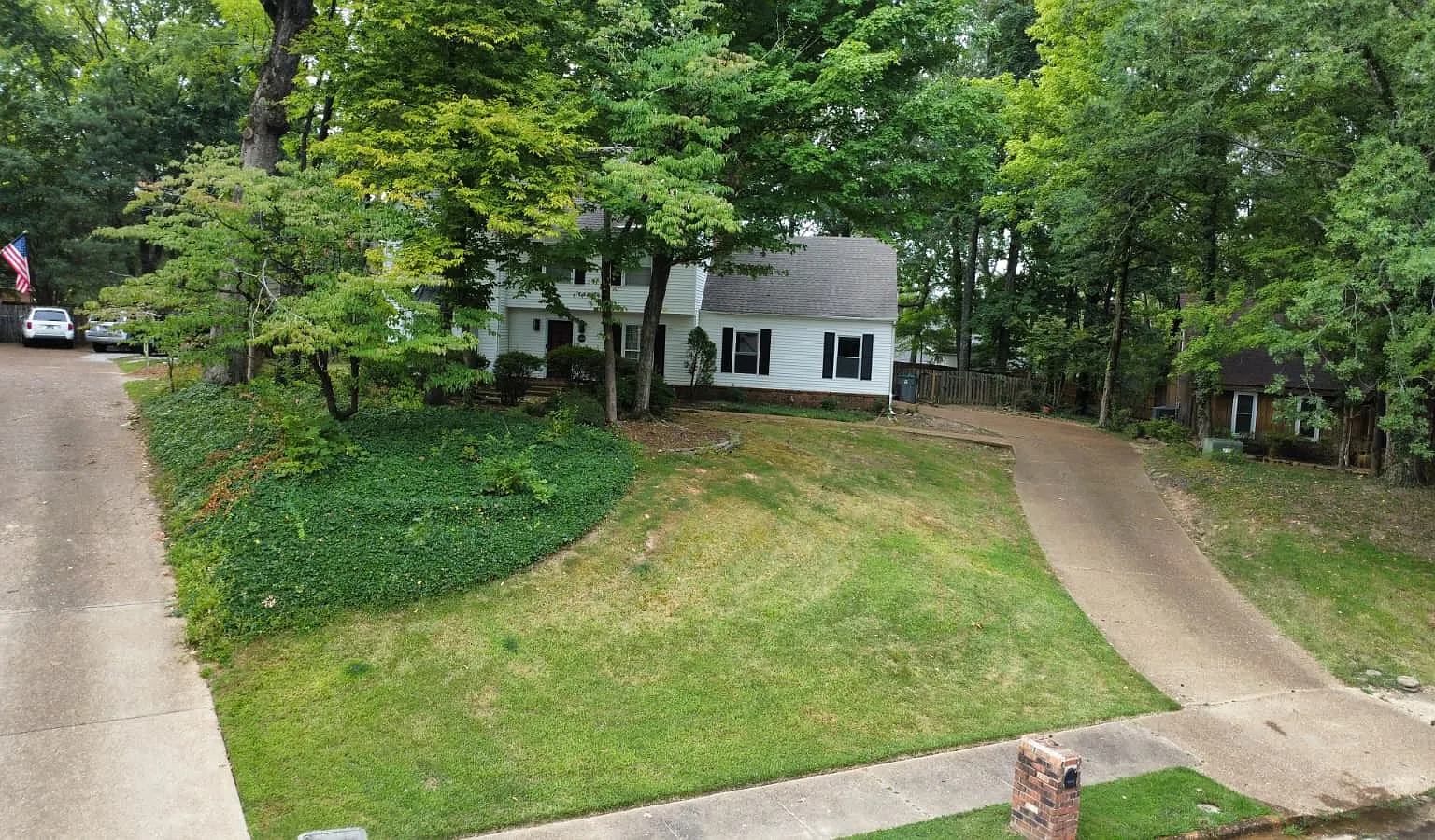 5 bed, 2.5 bath, 2509 sqft, $8,999 — Photo 3