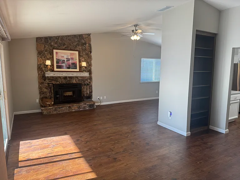 310 Florene Ct — Photo 7