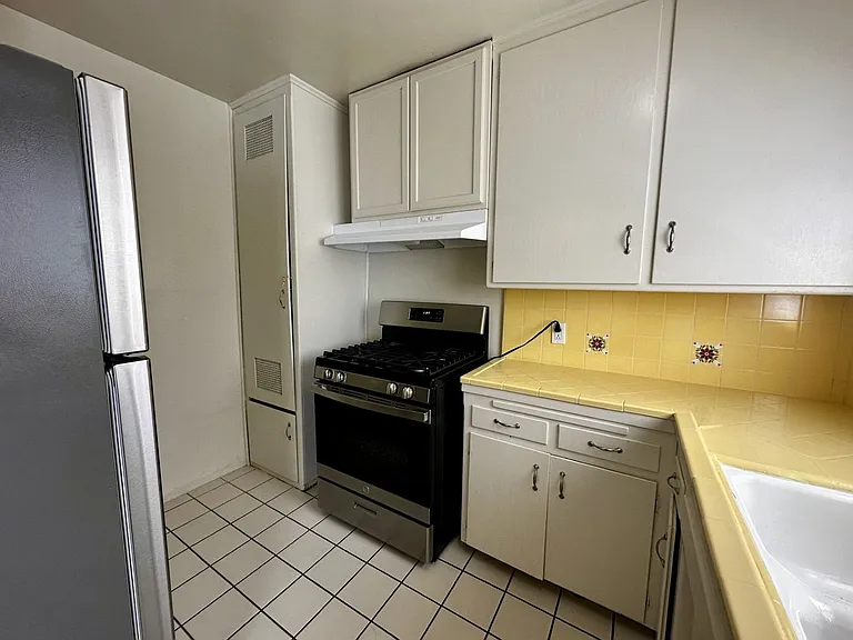 1116 N Louise St — Photo 11