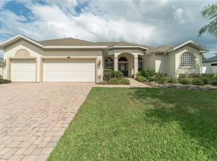 948 Classic View Dr, Auburndale, FL 33823