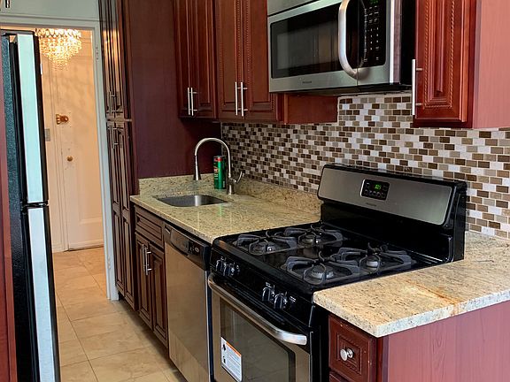 4th image of 3103 Fairfield Ave APT 4G