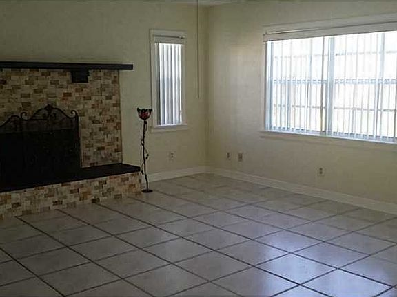 4th image of 5795 Tarragon Dr