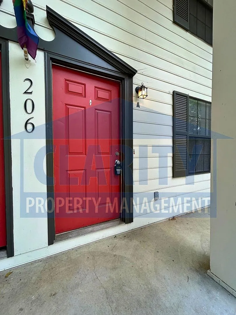 Two-bedroom townhome in Chattanooga! — Photo 2