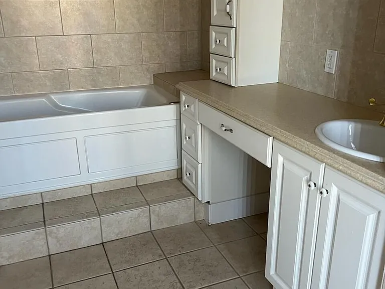 787 Ocean Ave #314 — Photo 16