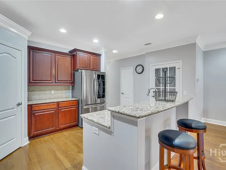 124 Ventura Pl — Photo 11