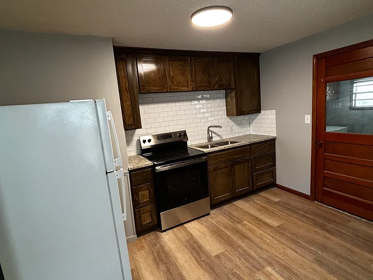 905 L St NW — Photo 4