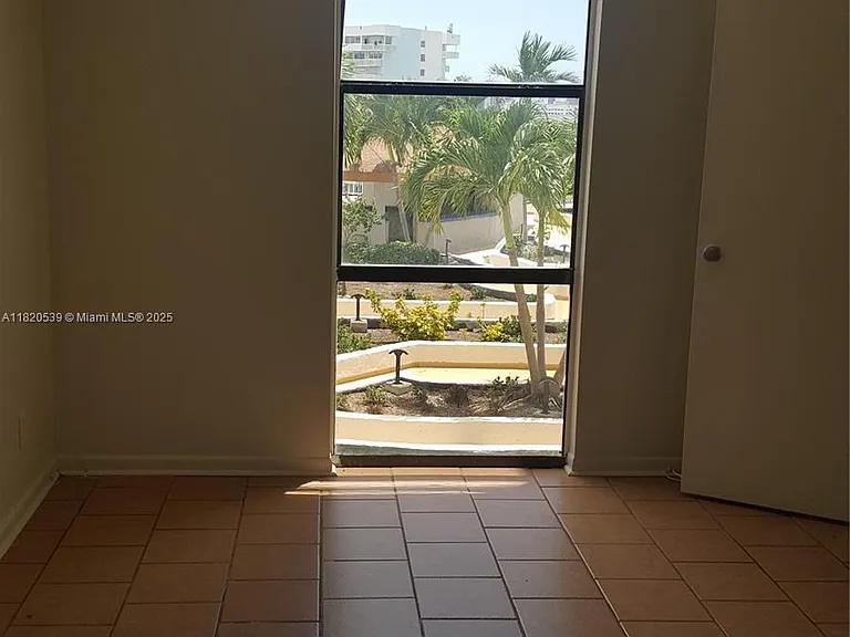 13499 Biscayne Blvd #506 — Photo 4