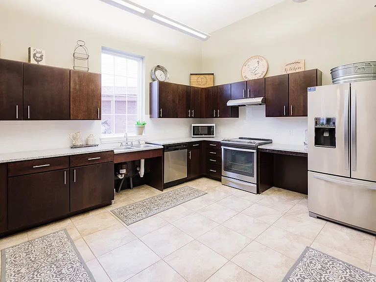Torrente Apartment Homes — Photo 24