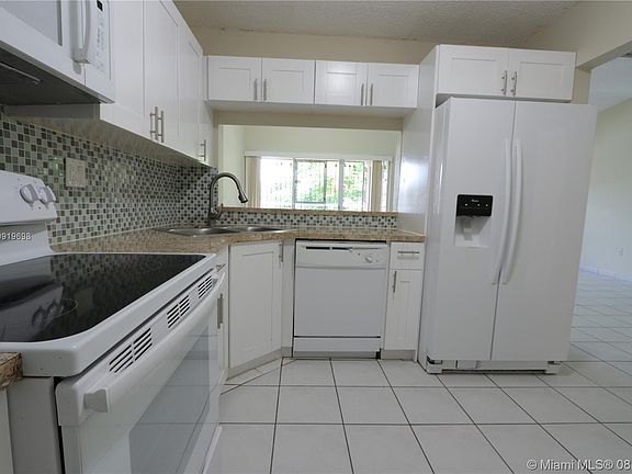 3rd image of 11165 NW 7th St APT 203