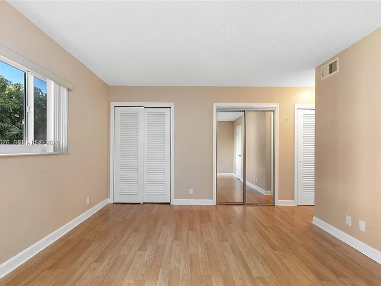 301 NE 14th Ave #307 — Photo 6