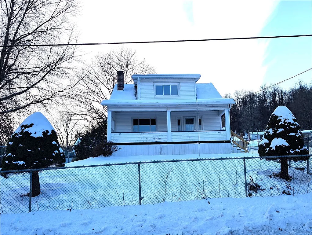 752 Crawford Rd photo 1
