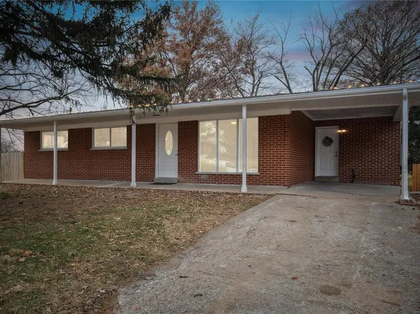 8714 Carmel Ct, Hazelwood, MO 63042
