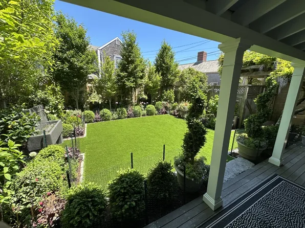 24 Fair St, Nantucket, MA 02554