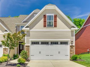 3199 Old Mill Dr, Cuyahoga Falls, OH 44223