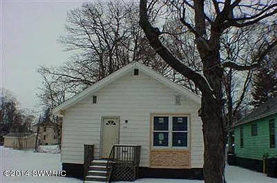 384 Merrill Ave photo 1