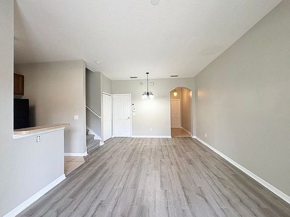 5th image of 2731 Retreat View Cir