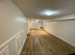 302 Kerswell Dr, Richmond Hill, ON L4C 2X2