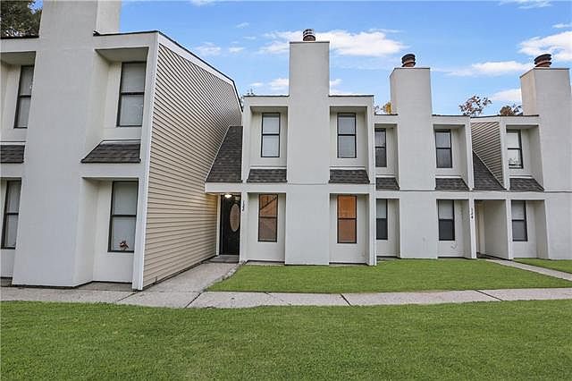 1st image of 122 Saint Croix Dr