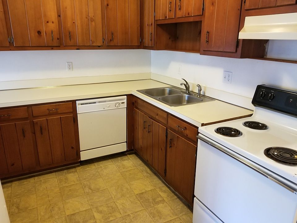1st image of 2500 Cedarwood Dr