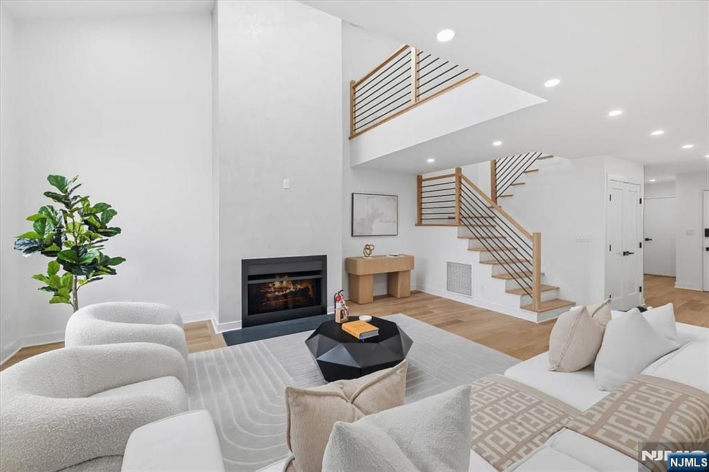 370 French Ct