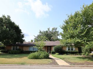 3062 Eric Ln, Farmers Branch, TX 75234