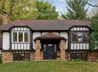 565 Redwood Ln, New Brighton, MN 55112