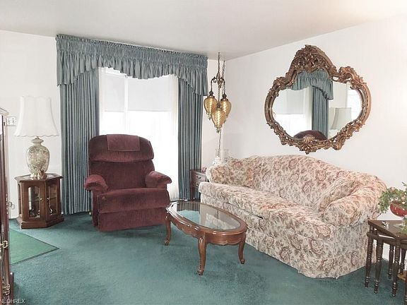 3rd image of 2521 Allyson Dr SE