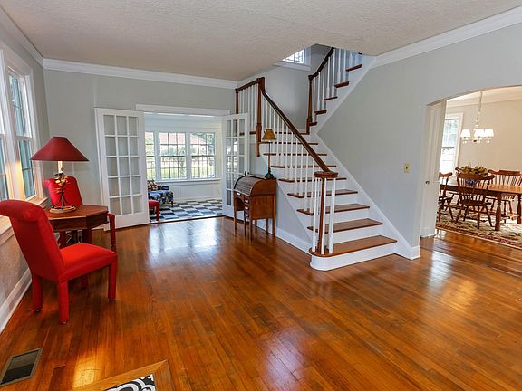 Great Hardwood Floors throughout