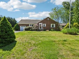 27 Shawnee Rd, Cranford, NJ 07016