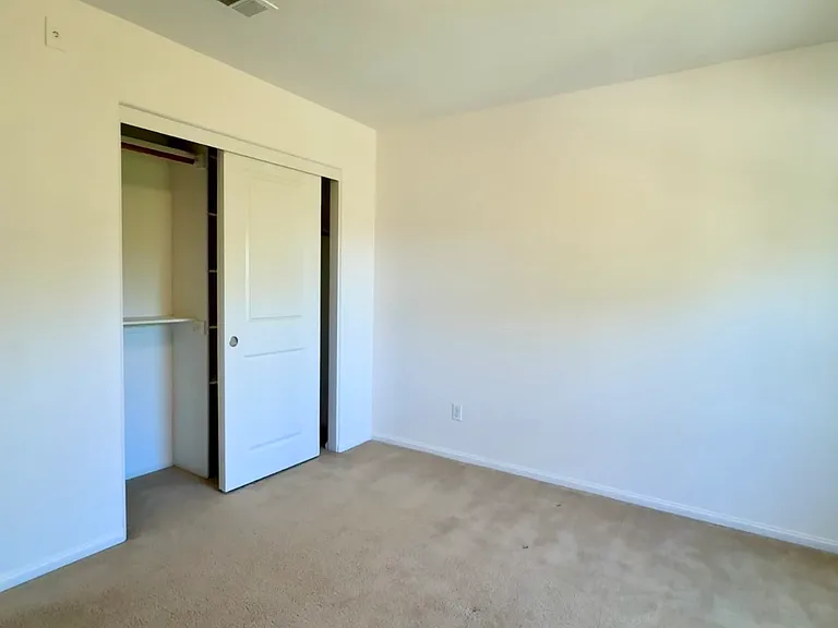 1876 Champagne Ct #5 — Photo 20