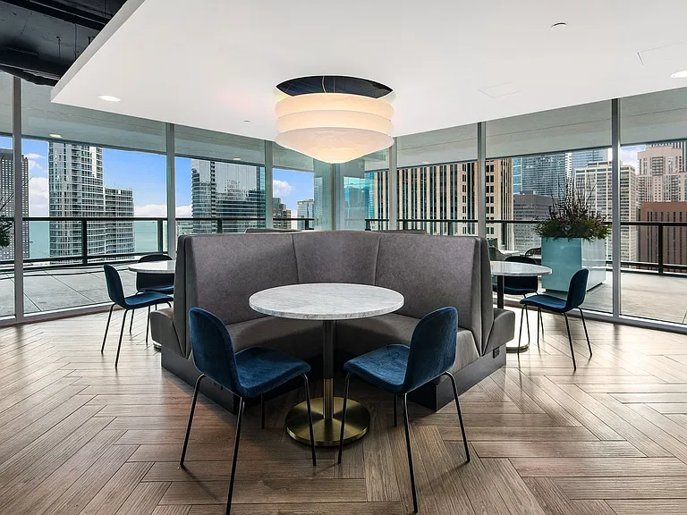 Aston Chicago — Photo 20