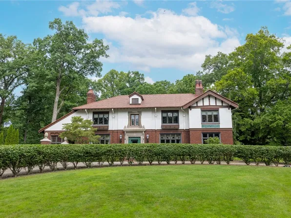 405 W Washington Blvd, Grove City, PA 16127