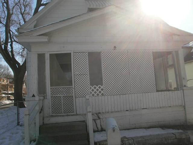 1st image of 301 S Myrtle Ave