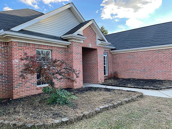 2nd image of 336 Bradford Farms Dr