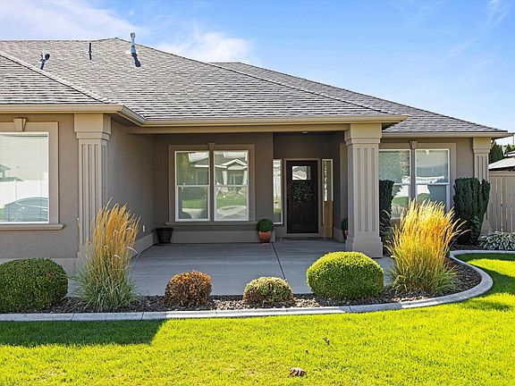 3rd image of 4606 Bermuda Dunes Dr