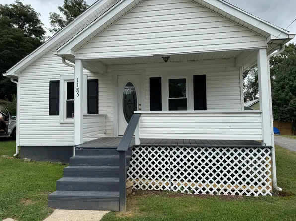 1185 W Monroe St, Max Meadows, VA 24382