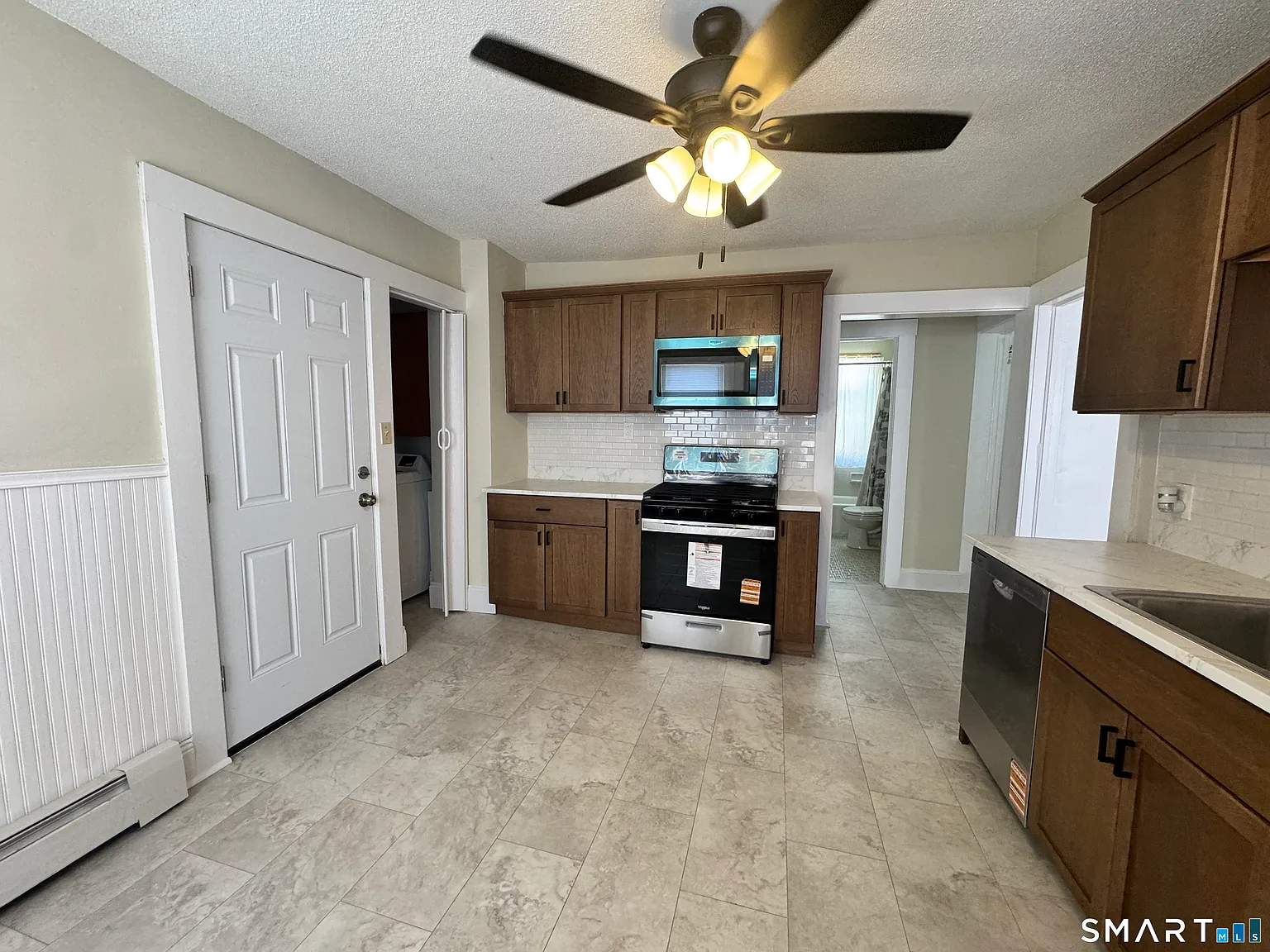 2 bed, 1.0 bath, 1116 sqft, $2,000 — Photo 4