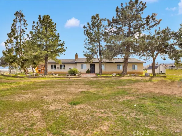 4875 Sunnyslope Rd, Phelan, CA 92371
