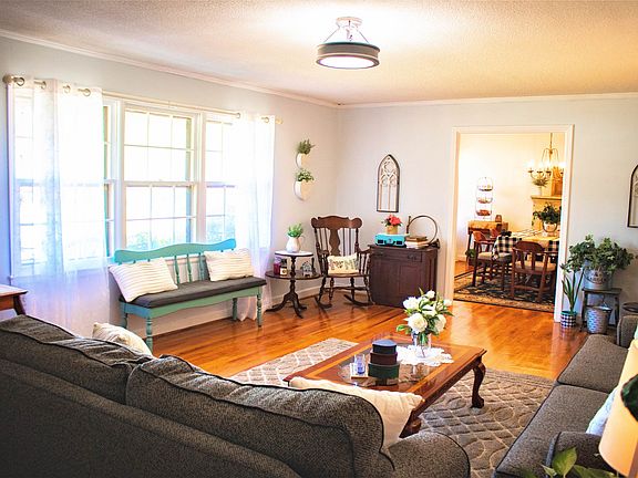 3rd image of 5 N Greenwood Avenue Ext