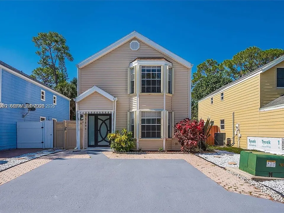 5800 Rambler Rose Way