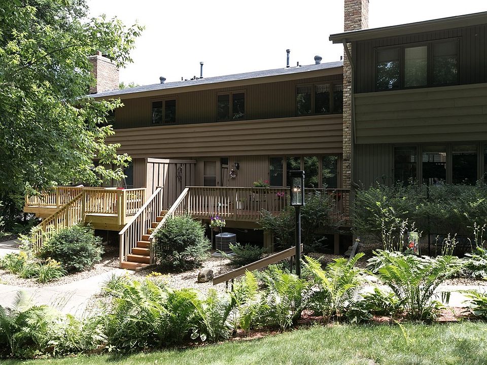 50 Walden St Burnsville