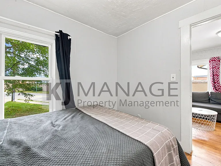 2535 Gainsboro St — Photo 10