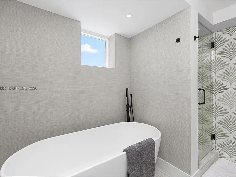1800 Sunset Harbour Dr #1102/4 — Photo 35